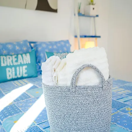 펜션 Charming Duplex