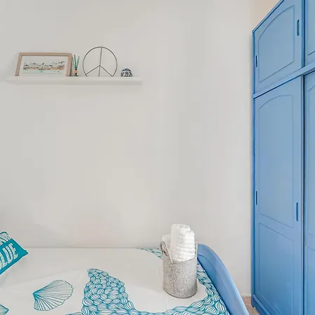 펜션 Charming Duplex